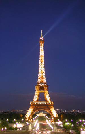 Vue de Nuit La Tour Eiffel Paris 2003 